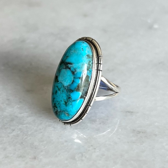 Sterling Silver Kingman Turquoise Ring - Picture 2 of 6